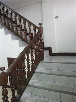 Kong Court Guest House Чиангмай Екстериор снимка