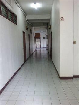 Kong Court Guest House Чиангмай Екстериор снимка
