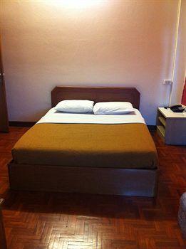 Kong Court Guest House Чиангмай Екстериор снимка