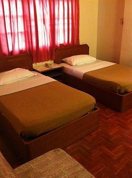 Kong Court Guest House Чиангмай Екстериор снимка