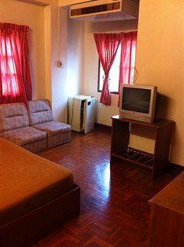 Kong Court Guest House Чиангмай Екстериор снимка